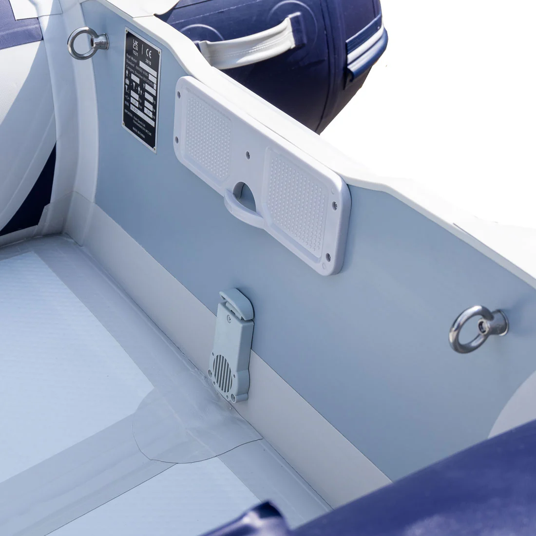 Boatworld Air V Type Floor 380 - Image 12