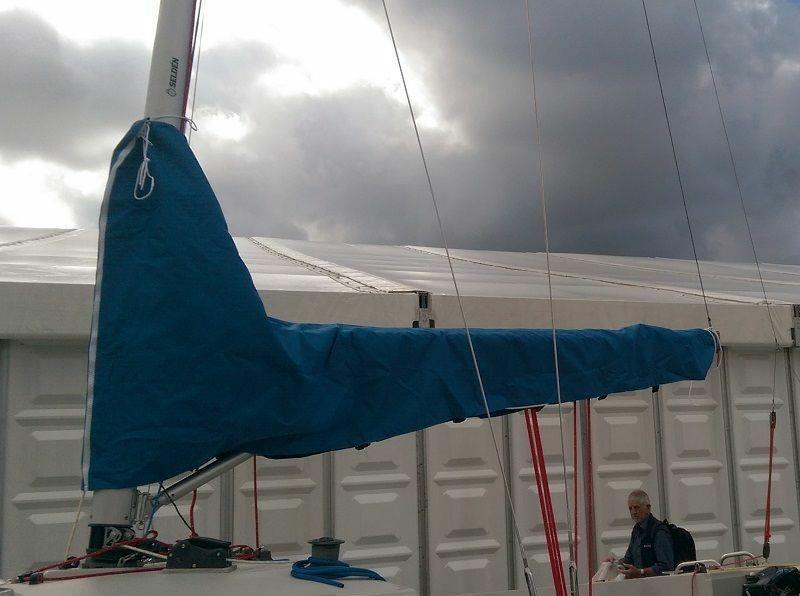 Boatworld Boom Mainsail Cover 8-9 ft - Image 4
