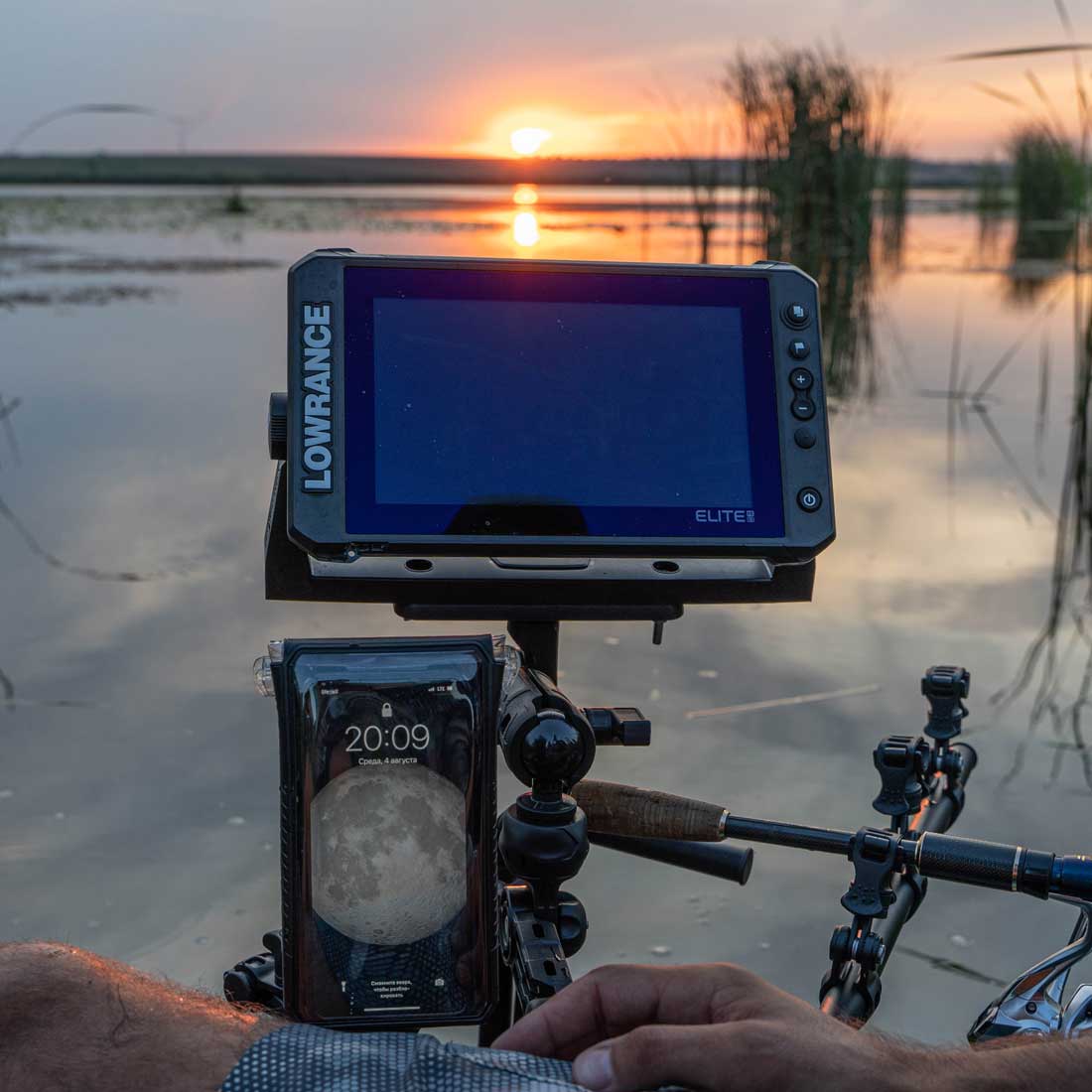 Borika FASTen Fish Finder Swivel and Tilt Platform for 7-9in Screen - Image 8