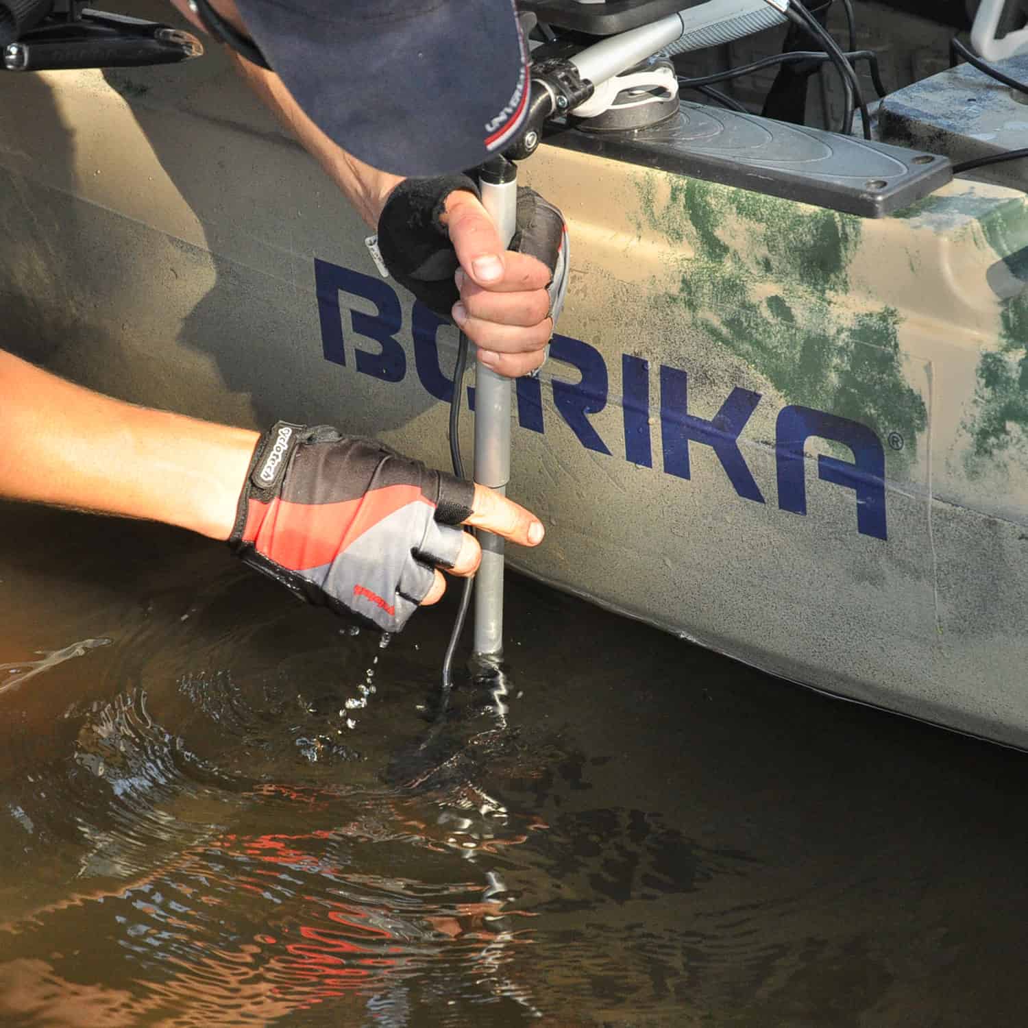 Borika FASTen Mounting Kit for Fishfinder with 7-9" Screen and Transducer Holder - Image 2
