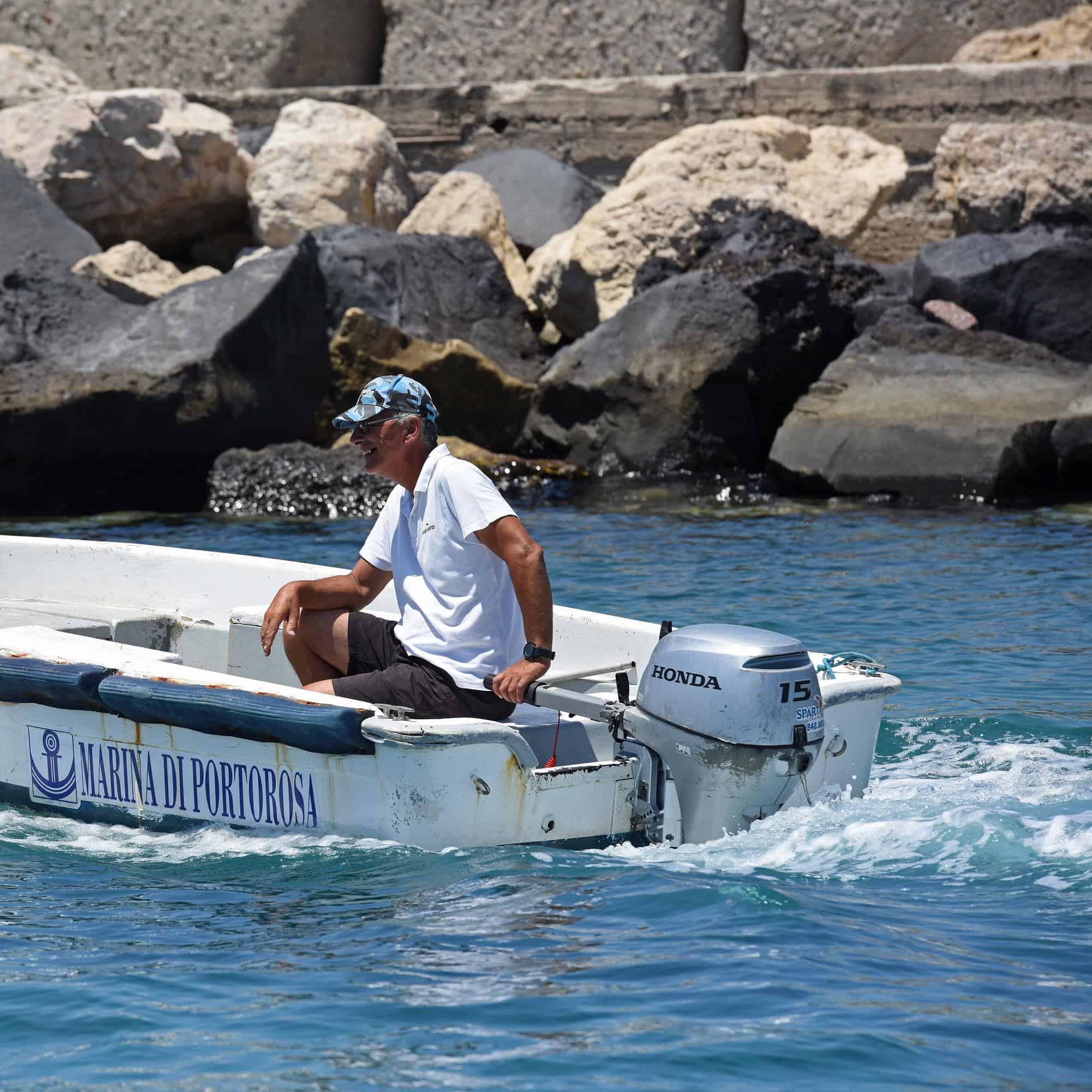 Honda 15hp 4-Stroke Extra Long Shaft Outboard Engine - Image 4