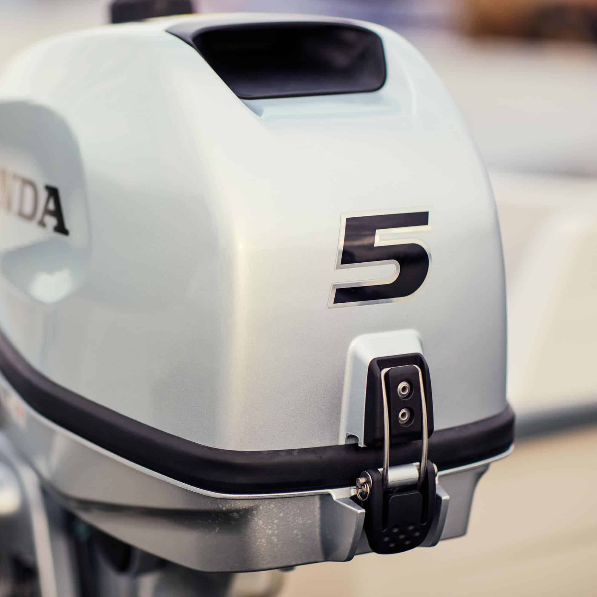 Honda 5hp 4-Stroke Long Shaft Outboard Engine - Image 5